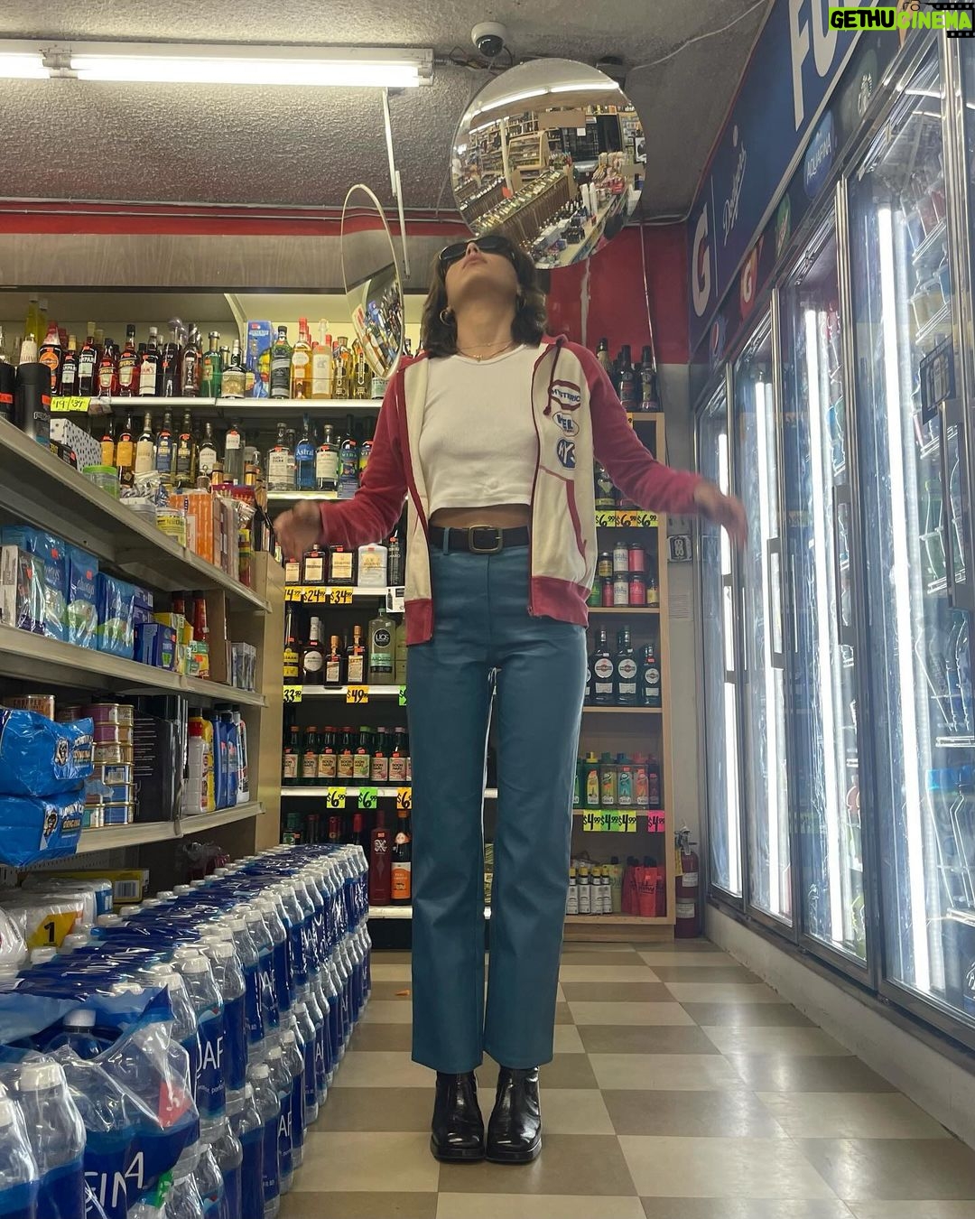 Emma Chamberlain Instagram - 😂😂😂
