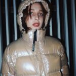 Emma Chamberlain Instagram - it’s not winter… 😲 IT’S SUPER PUFF SEASON 😁 @aritzia #aritziapartner