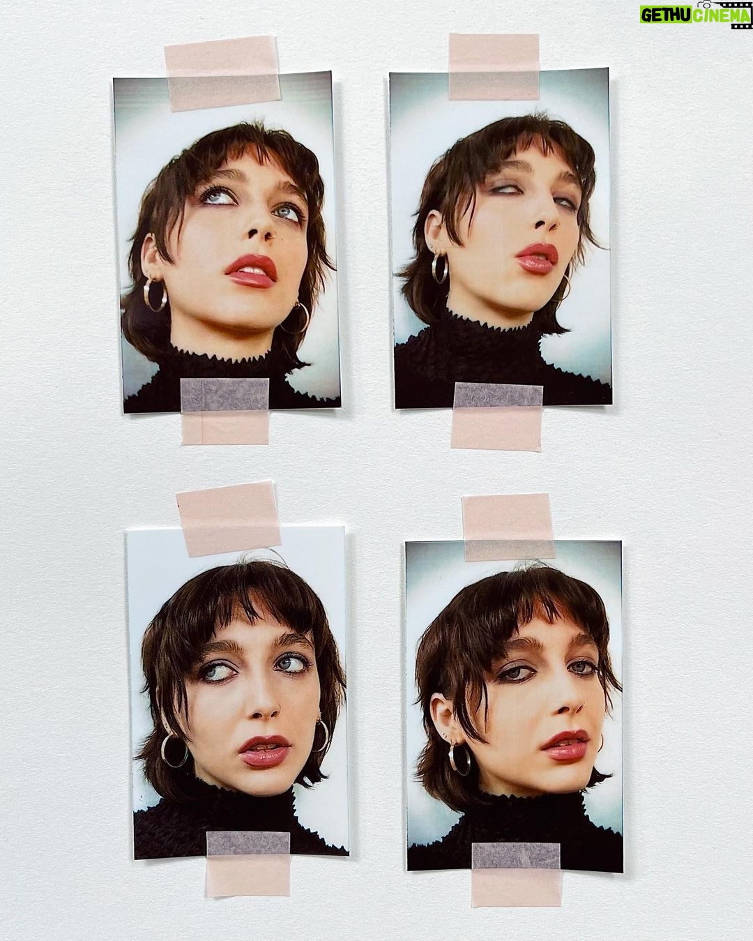 Emma Chamberlain Instagram - đ â¤ď¸ @lancomeofficial itâs all about the eyes⌠#Lancome #LashIdole #IdoleLiner