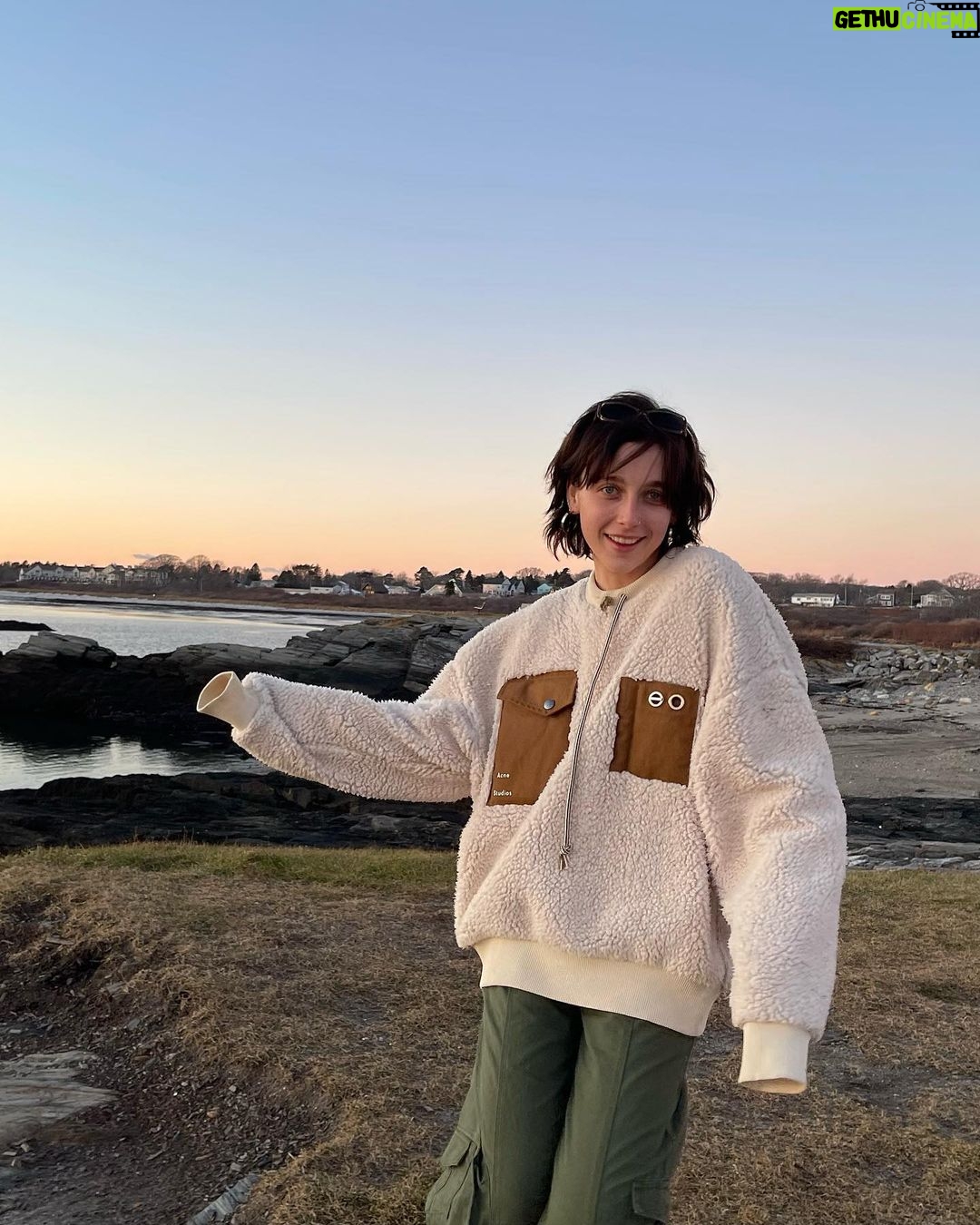 Emma Chamberlain - 2 Million Likes - 🐓