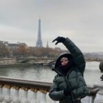 Emma Chamberlain Instagram - i ❤️ 🐦🥐⛄️⛸️🎡 Paris, France