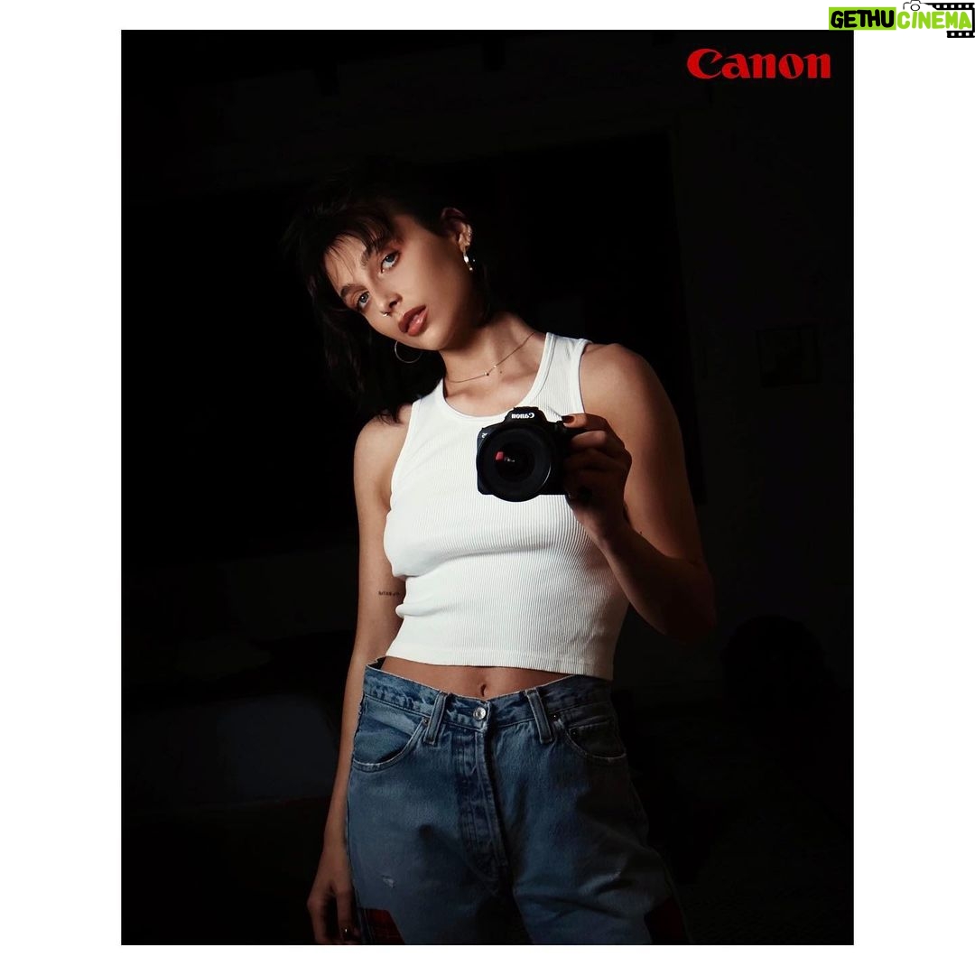 Emma Chamberlain Instagram - me + @CanonUSA 📸 ❤️ since day 1… i filmed my very first youtube video on a canon camera and have been using them ever since. till retirement do us part 🤞🥹 #CanonCreator