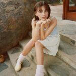 Emma Chamberlain Instagram - sunday… best day of the week 🐌🌳🍓🌱🌎🍳🥓🧇☕️🥯💡 @aritzia #aritziapartner Los Angeles, California