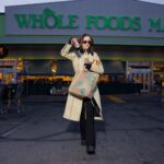 Emma Chamberlain Instagram - LOOK, THEY FOUND ME AT @wholefoods WITH @chamberlaincoffee 😲 @chamberlaincoffee is now at @wholefoods in the refrigerator section. i am so excited. 🥹🥹🥹🥹❤️❤️❤️❤️❤️❤️❤️❤️ go pick em up at your local whole foods😭😭😭❤️❤️❤️❤️ once again they didnt actually “find” me i called the paparazzi on myself 😍 don’t tell anyone tho because that’s embarrassing Whole Foods Market