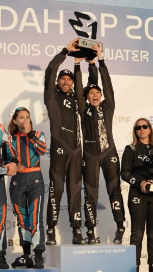 Emma Kimiläinen Instagram - That winning feeling. 🥹

After weeks of grind from the entire Team, we finally got what we came for. 🏆

#E1Series #E1JeddahGP #TomBrady