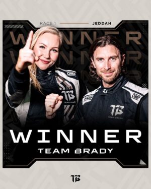 Emma Kimiläinen Instagram - 𝗧𝗘𝗔𝗠 𝗕𝗥𝗔𝗗𝗬 𝗪𝗜𝗡 𝗧𝗛𝗘 𝗙𝗜𝗥𝗦𝗧 𝗘𝗩𝗘𝗥 𝗘𝟭 𝗪𝗢𝗥𝗟𝗗 𝗖𝗛𝗔𝗠𝗣𝗜𝗢𝗡𝗦𝗛𝗜𝗣 𝗥𝗔𝗖𝗘!!🔥🔥

Sam Coleman takes victory in his Super Final to secure us the W! Unbelievable job, Sam, Emma and Team. We are history makers! 🏆

LFGGGG! 💥💥

#E1Series #E1JeddahGP #TomBrady