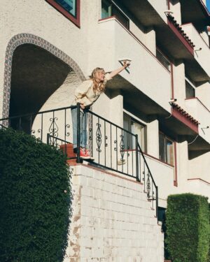 Emma Meisel Instagram - howdy neighbor 🌞