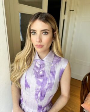 Emma Roberts Instagram - Glam today for #maybeido press💜
💄 @anariz1 
💇🏼‍♀️ @ryantrygstadhair 
👠 @elkin @britelkin @kakeykake