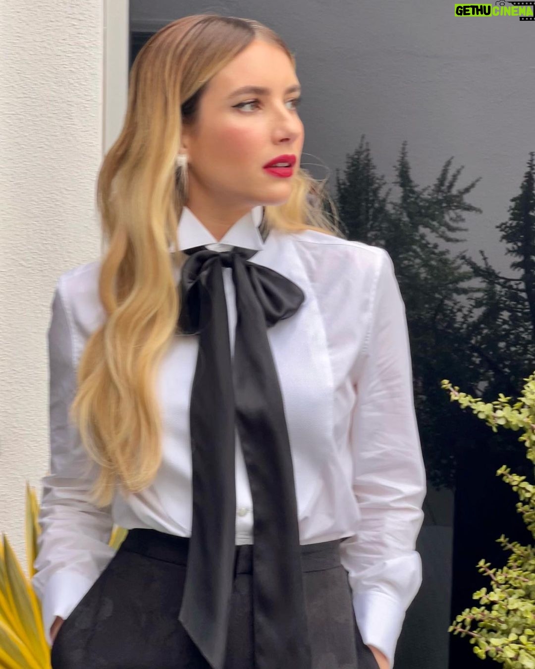 Emma Roberts Instagram - Catch me talking #maybeido on @j_corden tonight! 🪩🖤