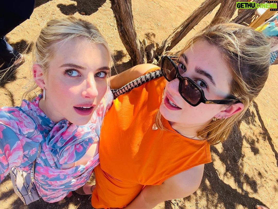 Emma Roberts Instagram - Sisters @ggrace_nickels ๐งก๐