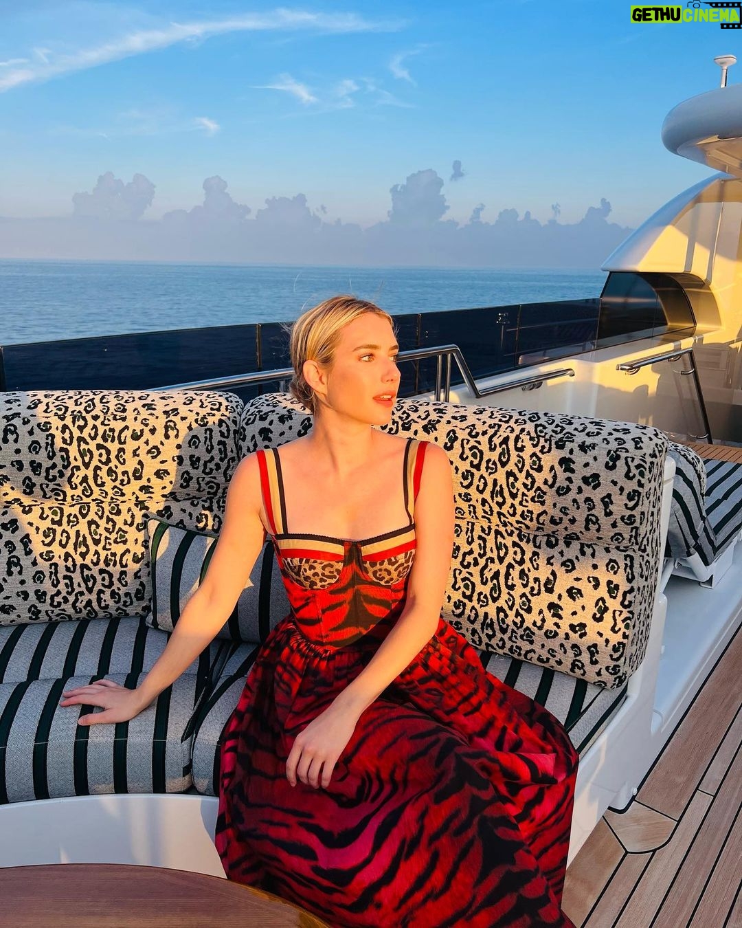 Emma Roberts Instagram - ocean spray cranberry ❤️