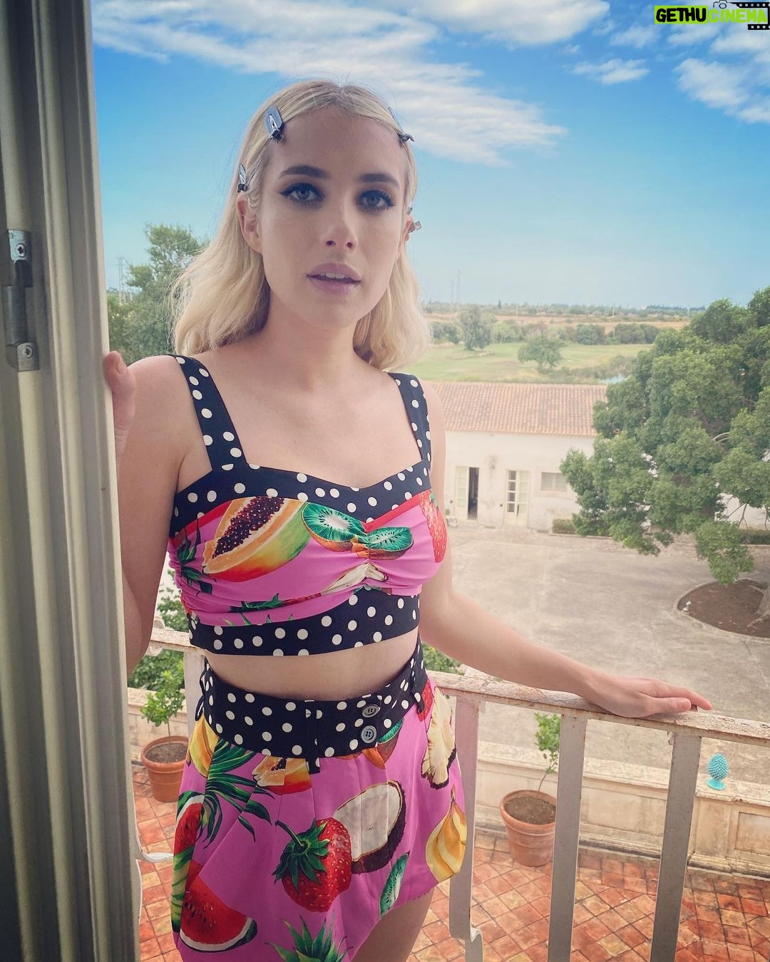 Emma Roberts Instagram - Letβs get ready and go @dolcegabbana π π π @britelkin @elkin @kakeykake @kellygrace1010 π€
