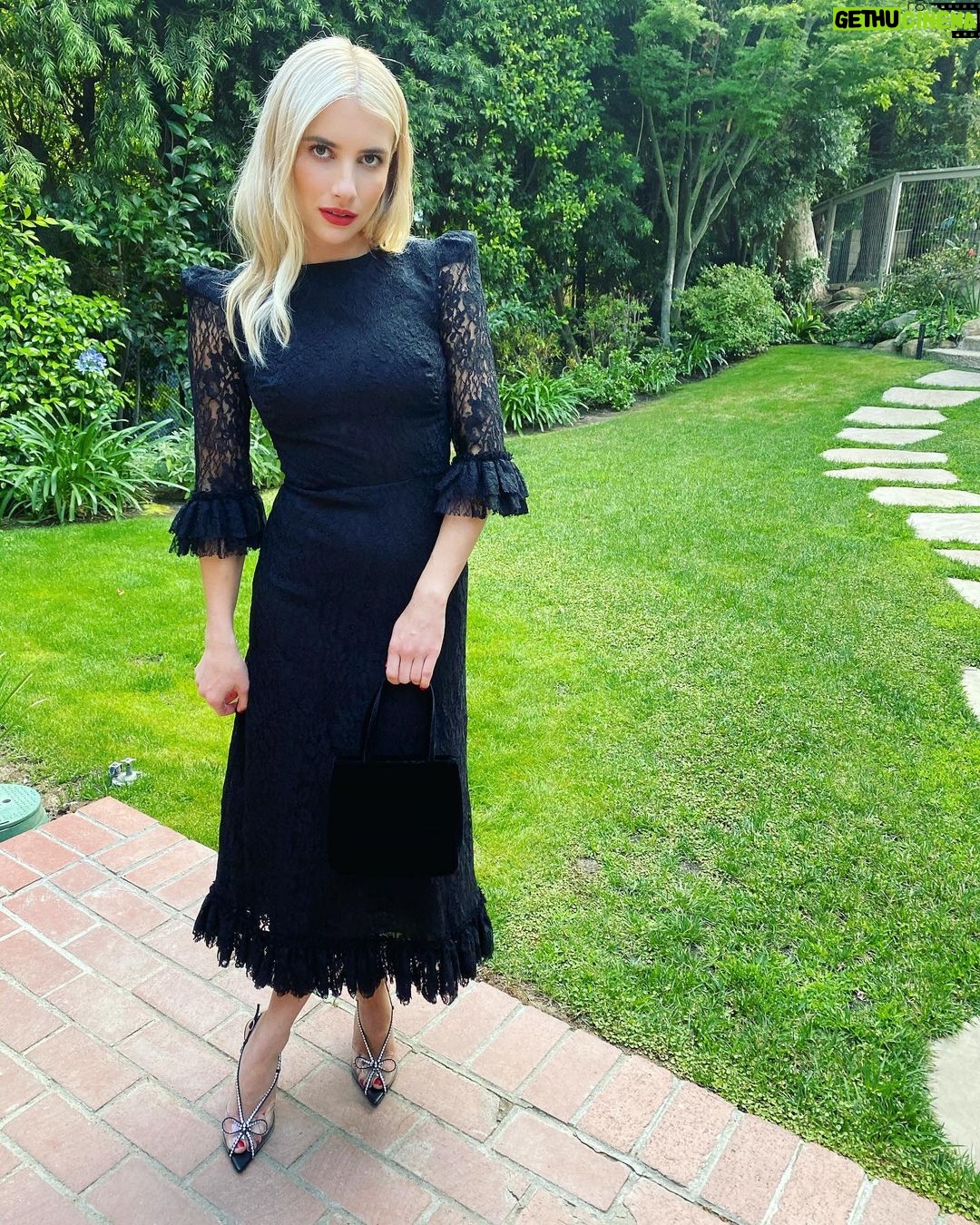 Emma Roberts Instagram - @thevampireswife 🖤 for the premiere of #firstkill ❤️binge it NOW on @netflix ! @belletrist