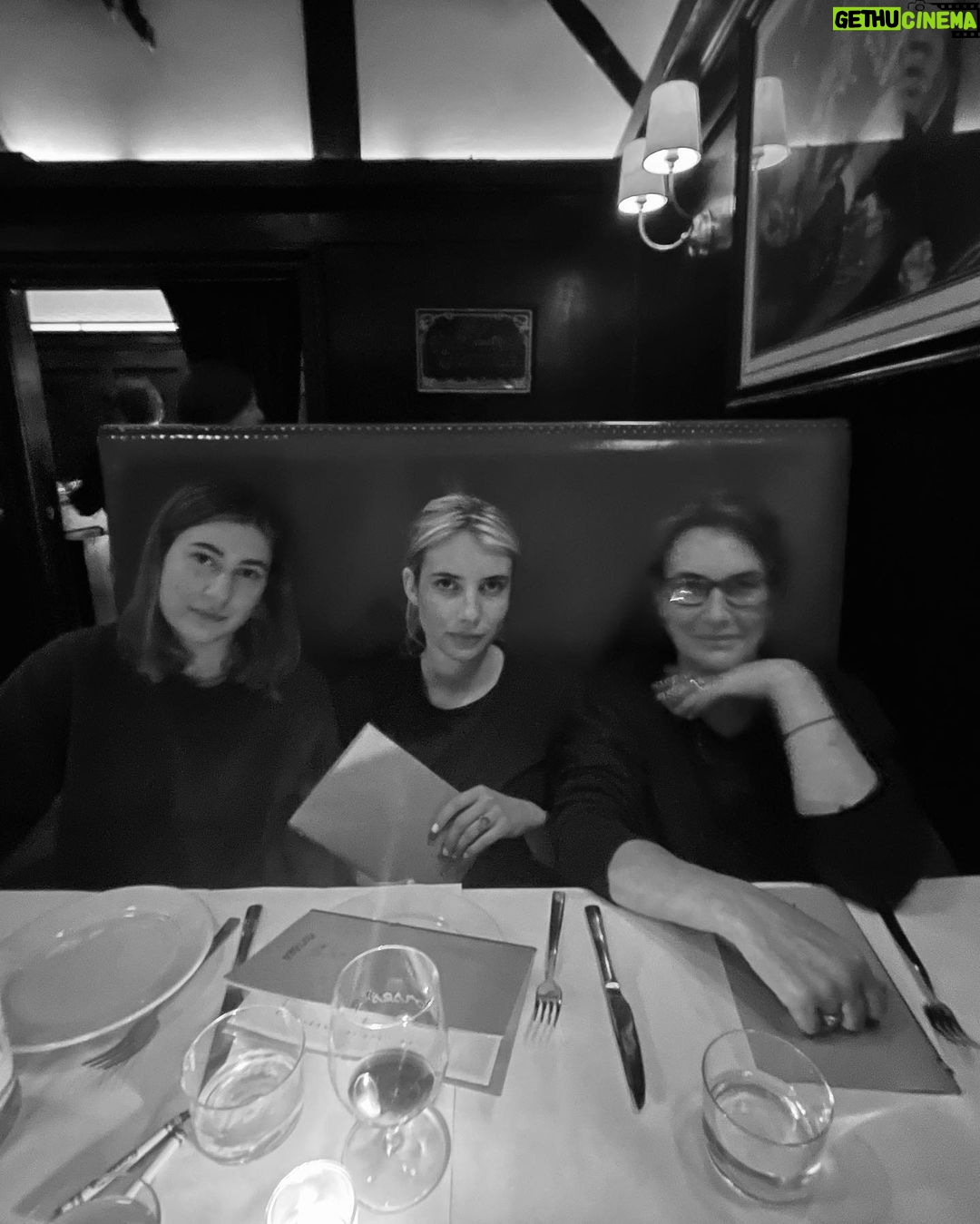 Emma Roberts Instagram - 2022 you were alright after all 💕 💫