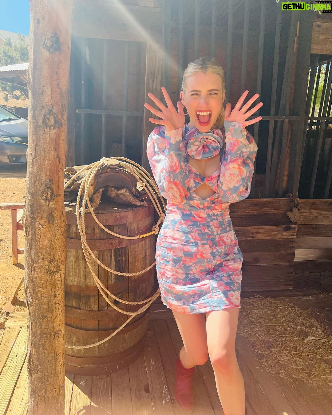Emma Roberts - 801.7K Likes - you’re never too old to be a flower girl and never too young to be a ring bearer 💍 🌸
love you @charlotte.rose.long @prince.dpx congratulations you guys!