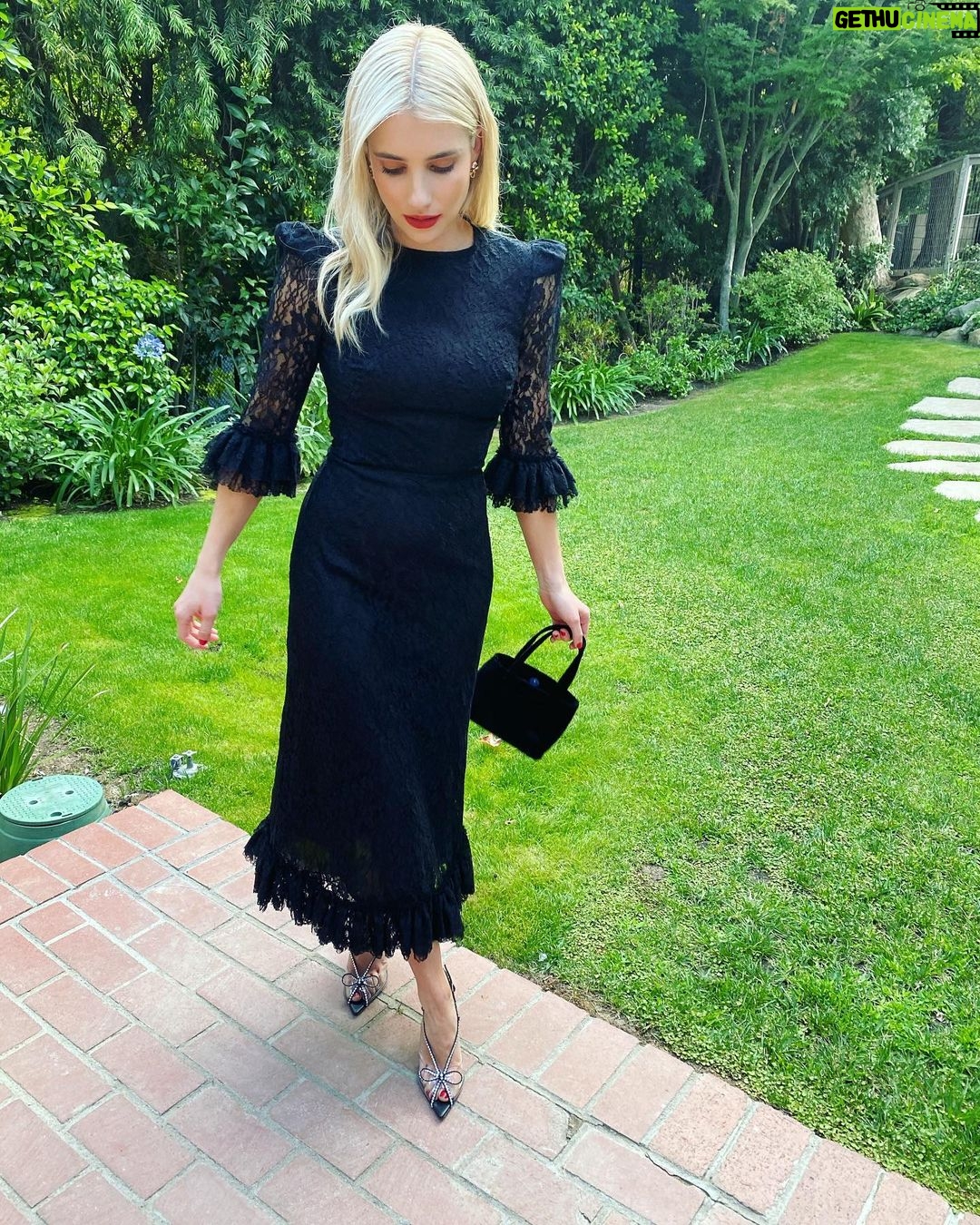 Emma Roberts Instagram - @thevampireswife 🖤 for the premiere of #firstkill ❤️binge it NOW on @netflix ! @belletrist
