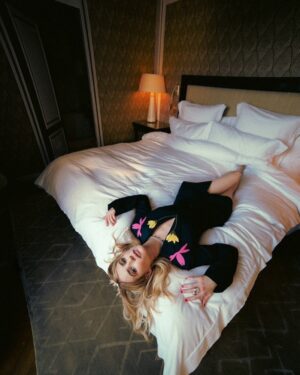 Emma Roberts Instagram - Paris is always a good idea 🇫🇷 @julesfaure 📸