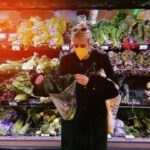 Emma Roberts Instagram - Get your greens 🥬 💚 📸 @lilykershaw