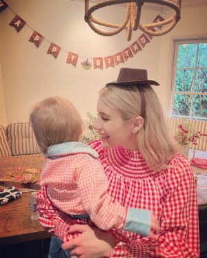 Emma Roberts Instagram - I can’t believe you’re #1 💙 🐴 🤠