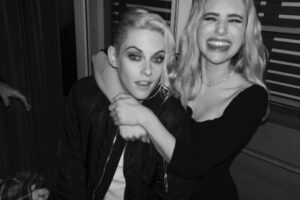Emma Roberts Instagram - My face after seeing @spencer_movie 🤩 the movie and my girl are iconic 💖
📸 @lindseybyrnes
