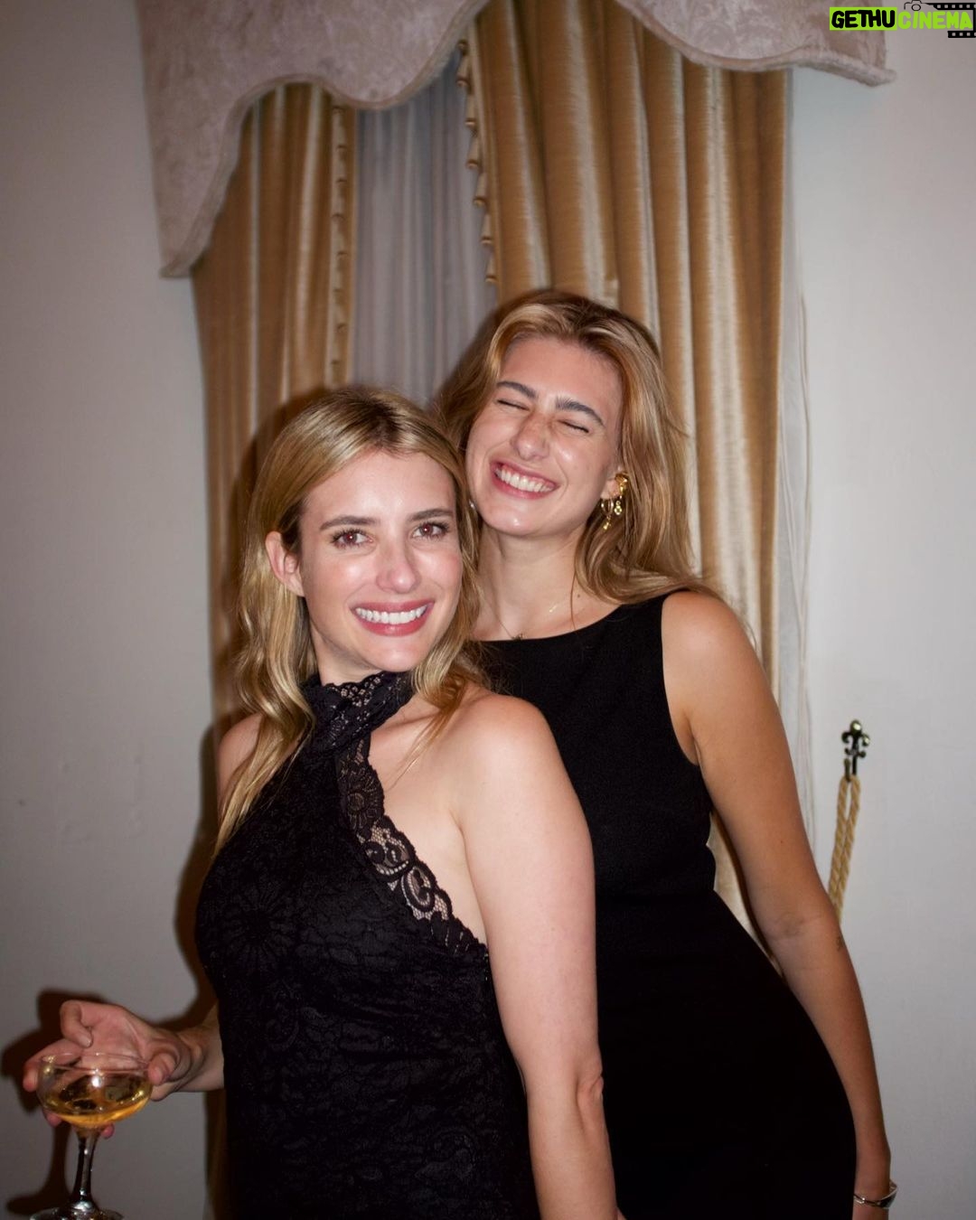 Emma Roberts Instagram - sisters celebrating @goingwestpodcast get hitched! 💍 ❤️ 📸 @jasongarofolo