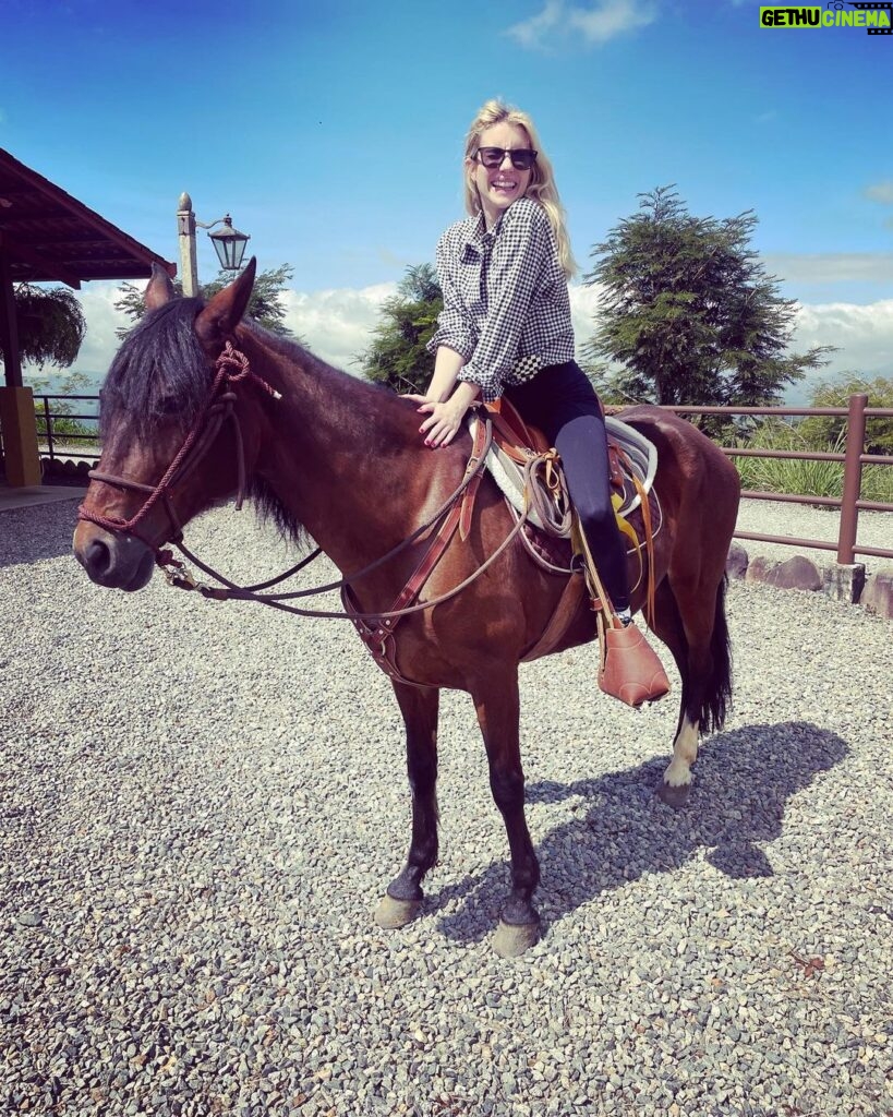 Emma Roberts Instagram - Loved getting to ride again 🐎 💙 @altagraciaauberge