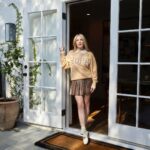 Emma Roberts Instagram - Hope is a powerful thing. What gives you hope? #sandrohope @sandroparis 🐚🌾