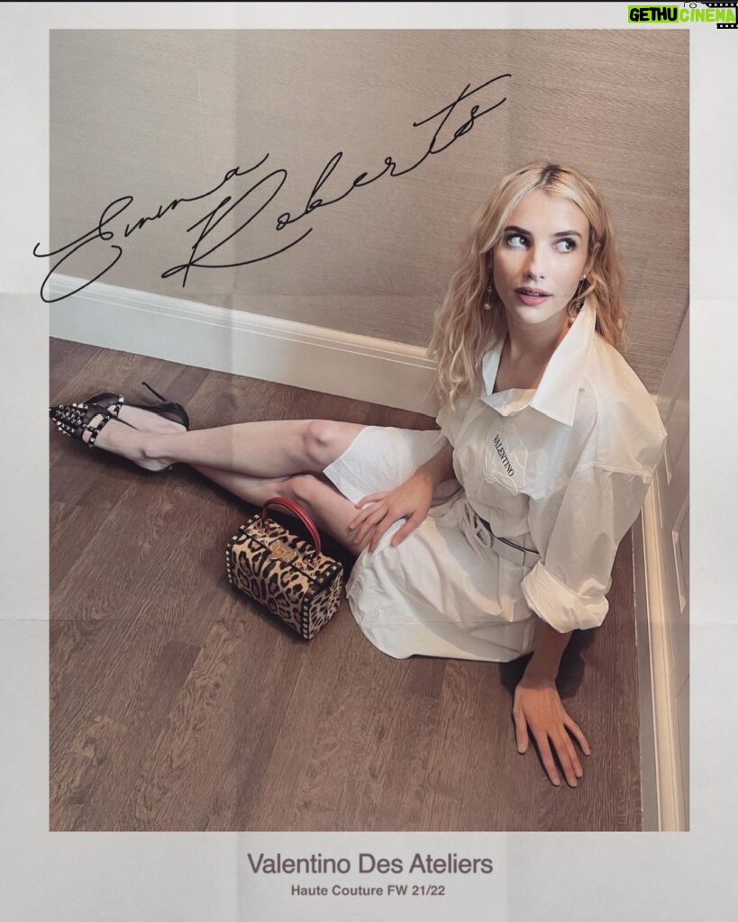 Emma Roberts Instagram - ❤️ @maisonvalentino ❤️
