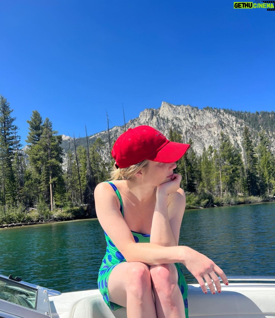 Emma Roberts - 502.8K Likes - i heard summer is over ? ā°ļøšļøš£ āļø