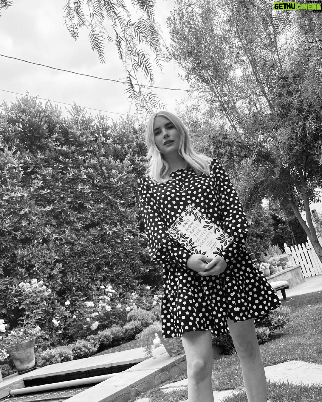 Emma Roberts Instagram - And Now I Spill The Family Secrets by @margaretkimball_ our first graphic memoir as pick of the month @belletrist 🖤🤍🖤 so unique and juicy! 📸 @kpreiss