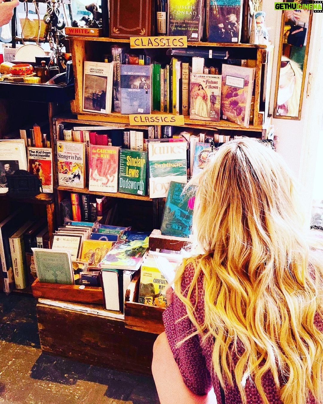 Emma Roberts - 492.1K Likes - š³ š weekend trip šš