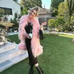 Emma Roberts Instagram - L O V E R 💗