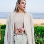 Emma Roberts Instagram - “Life is much more successfully looked at from a single window.” -F. Scott Fitzgerald 🤍