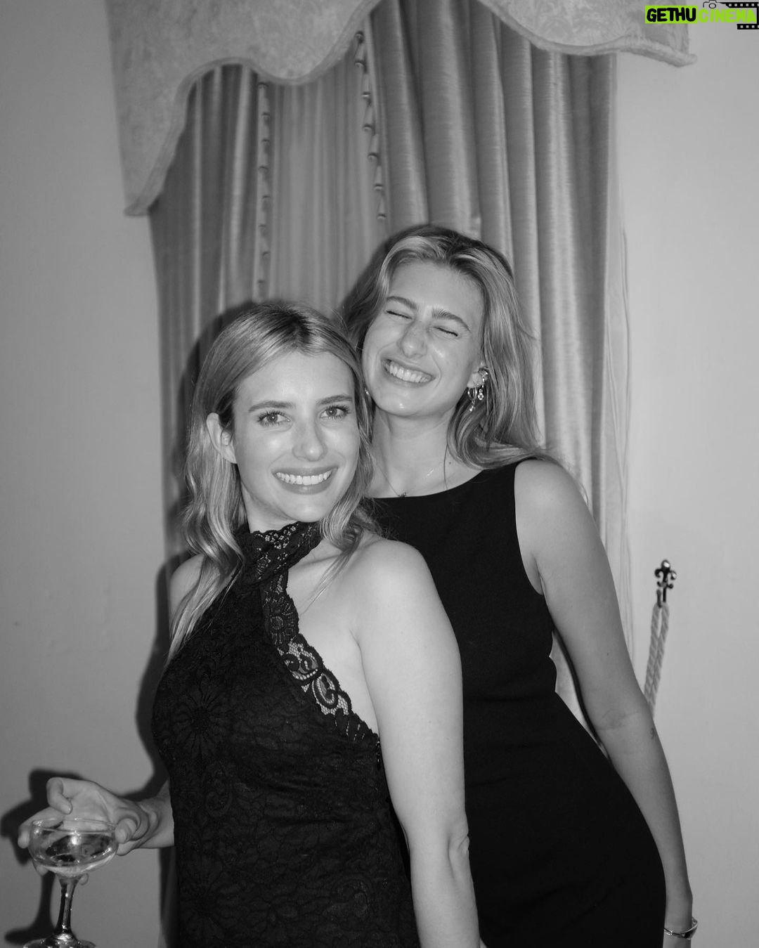 Emma Roberts Instagram - sisters celebrating @goingwestpodcast get hitched! 💍 ❤️ 📸 @jasongarofolo