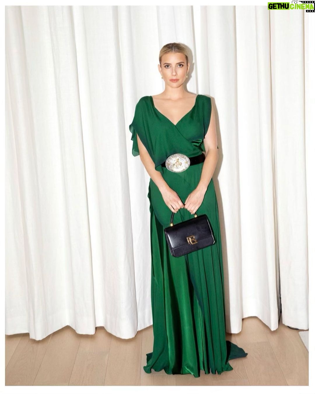 Emma Roberts Instagram - last night glam for @ralphlauren slide for full look 💃💙