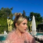 Emma Roberts Instagram - L O V E R 💗