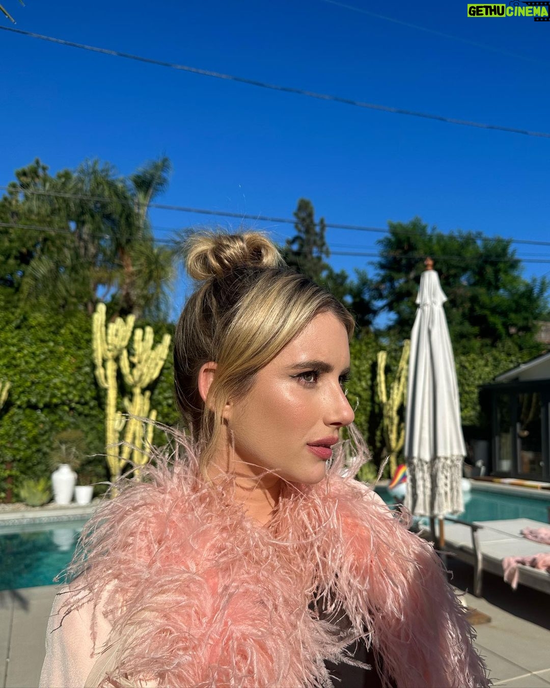 Emma Roberts - 671.5K Likes - L O V E R š