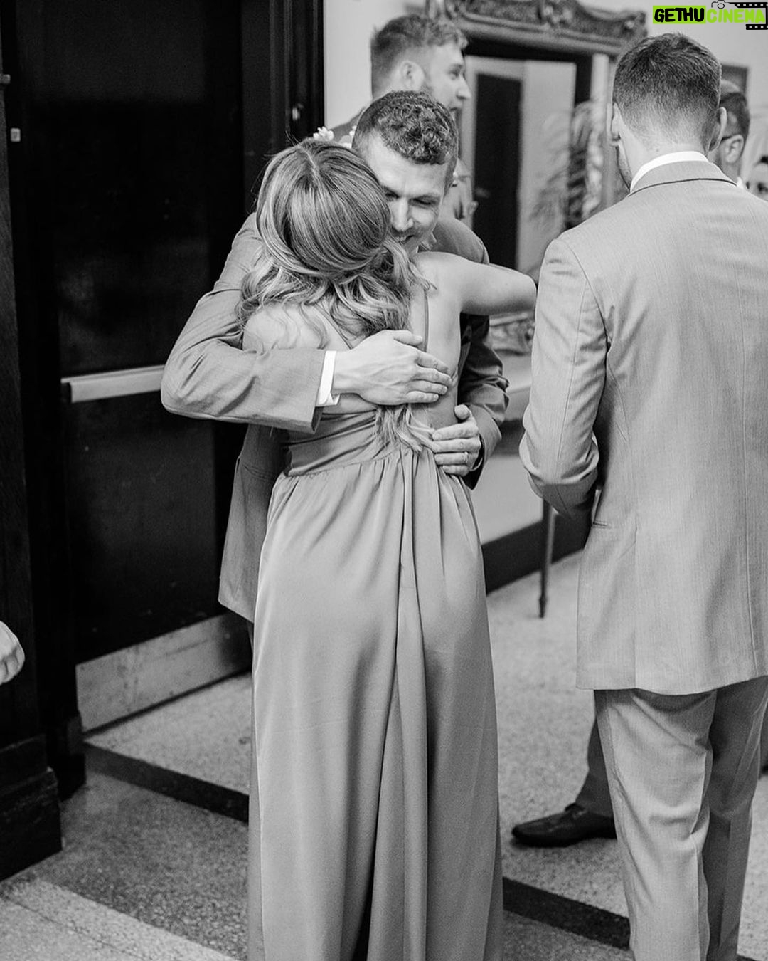 Emmy Buckner Instagram - When your brother gets married 🤍 The Henry Clay