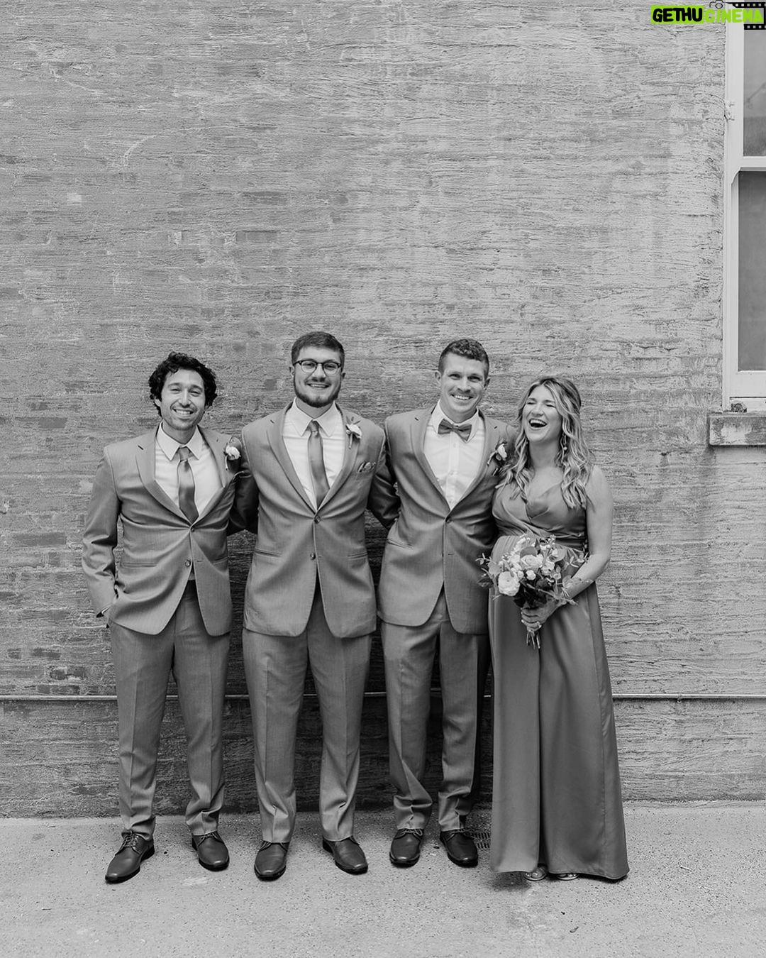 Emmy Buckner Instagram - When your brother gets married 🤍 The Henry Clay