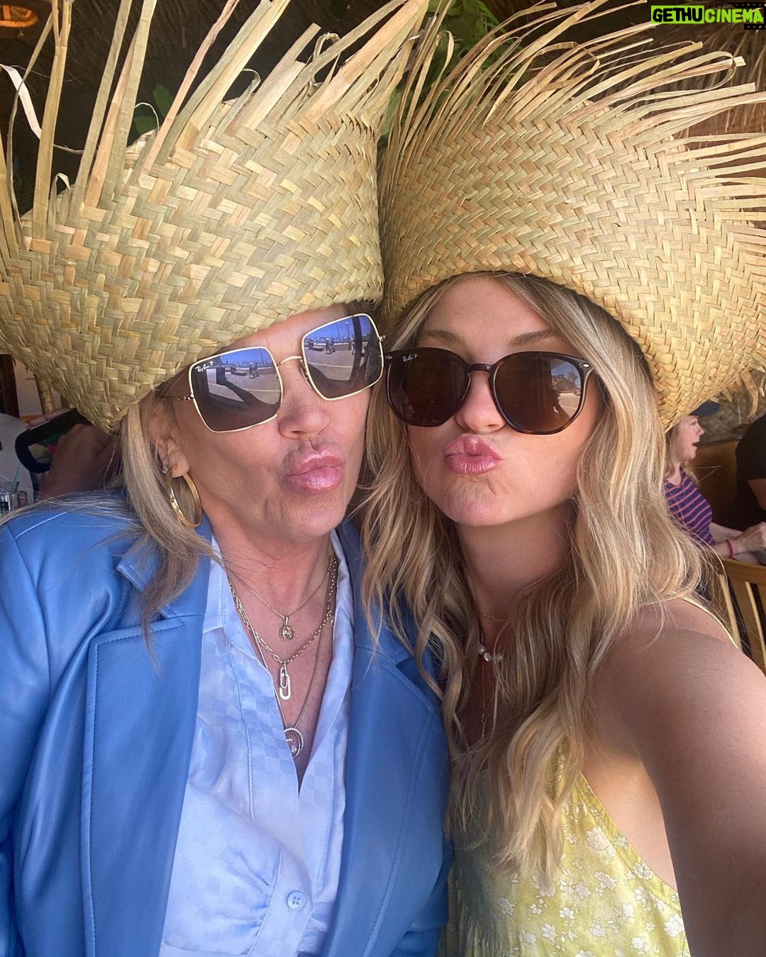 Emmy Buckner Instagram - Happy Birthday to my beautiful mama, my favorite dance partner in life 💗 @mommabinlouisville