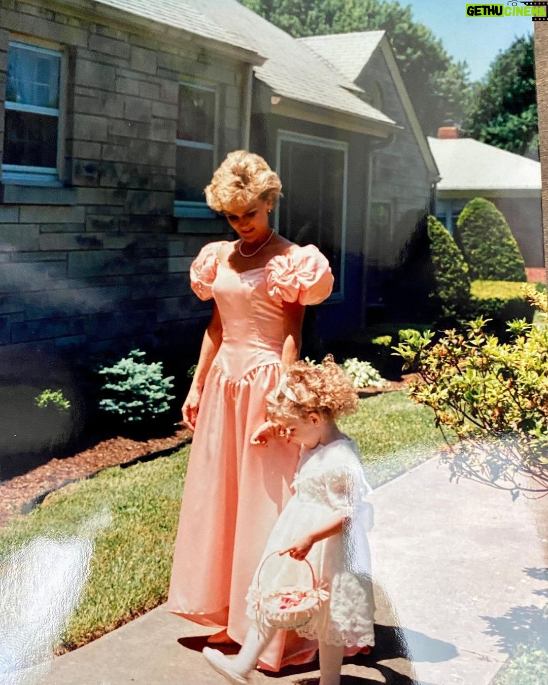 Emmy Buckner Instagram - Happy Birthday to my beautiful mama, my favorite dance partner in life 💗 @mommabinlouisville