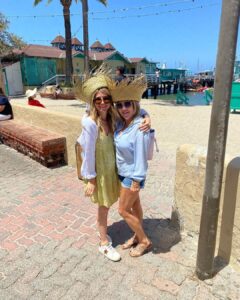 Emmy Buckner Instagram - Happy Birthday to my beautiful mama, my favorite dance partner in life 💗 @mommabinlouisville