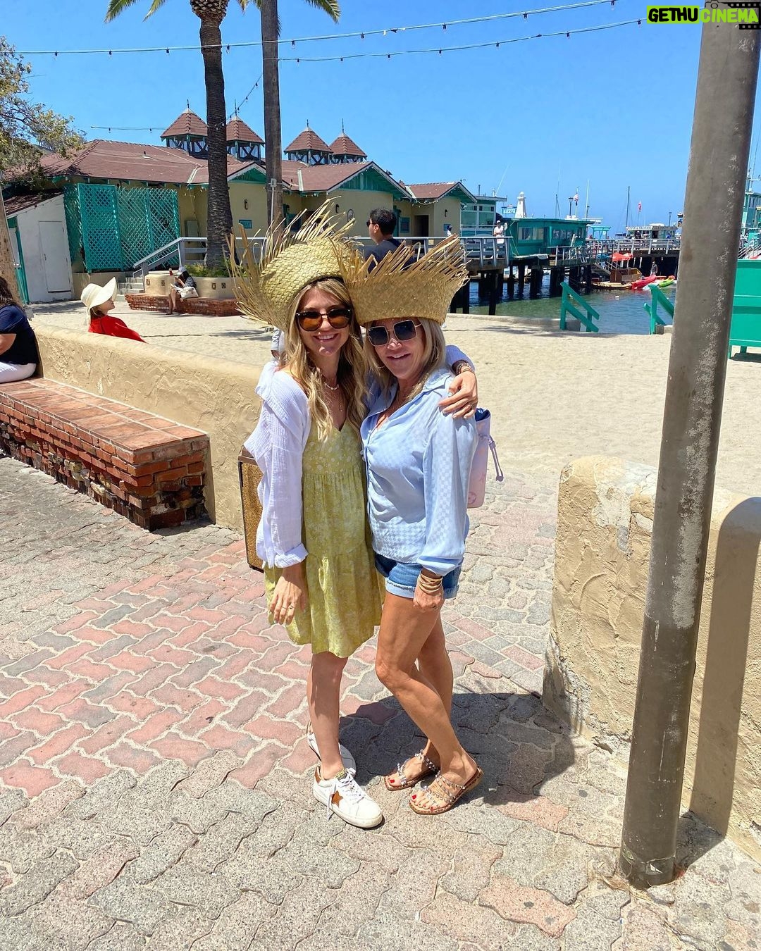 Emmy Buckner Instagram - Happy Birthday to my beautiful mama, my favorite dance partner in life 💗 @mommabinlouisville