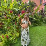 Emmy Buckner Instagram - lettin’ the belly hang loose 🤙🏼☀️🌈 The Royal Hawaiian, a Luxury Collection Resort