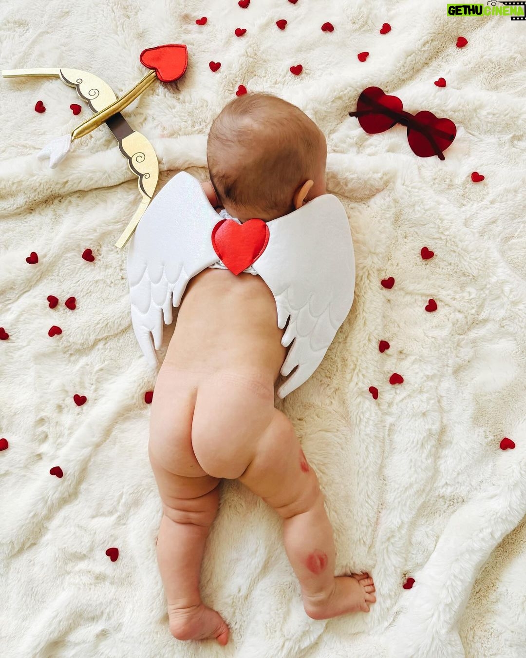 Emmy Buckner Instagram - Cupid hitting me HARD this year ❤️ Happy Valentines to all!