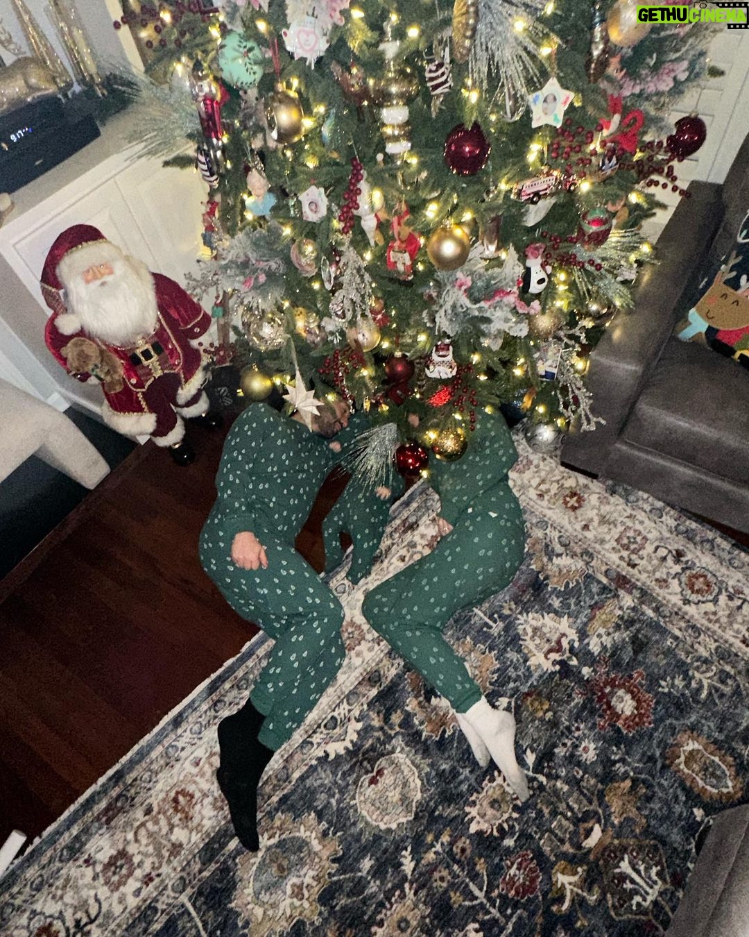 Emmy Buckner Instagram - Happy Christmas Eve 🎄 Love, The Chucker Fam