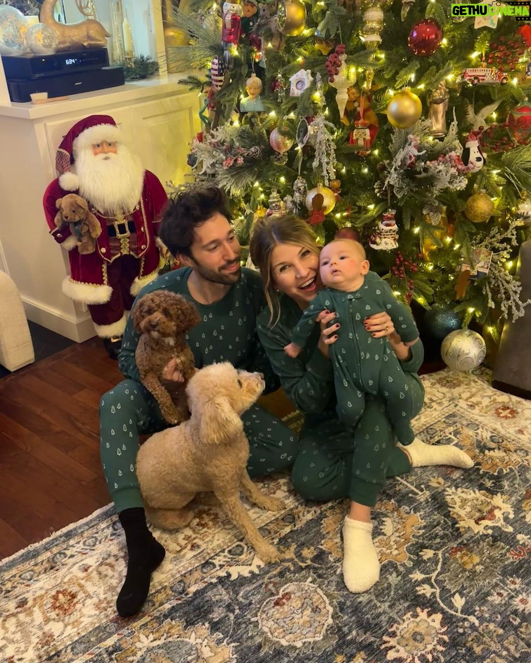 Emmy Buckner Instagram - Happy Christmas Eve 🎄 Love, The Chucker Fam