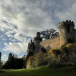 EnjoyPhoenix Instagram - L’enquête paranormale au Château de Veauce ( le château de la Dame Blanche ) est en ligne 👀 Je suis tellement fière de cette vidéo, elle fait 1h30, et on a vraiment eu des résultats auxquels on ne s’attendaient pas … 🥲 J’entends parler du fantôme de Lucie depuis petite, ça m’a beaucoup touchée de pouvoir aller dans cet endroit pour tenter de rentrer en contact avec elle, je vous laisserais regarder la vidéo pour savoir si nous avons réussi … 🤞🏻