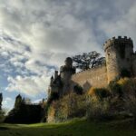 EnjoyPhoenix Instagram – L’enquête paranormale au Château de Veauce ( le château de la Dame Blanche ) est en ligne 👀 Je suis tellement fière de cette vidéo, elle fait 1h30, et on a vraiment eu des résultats auxquels on ne s’attendaient pas … 🥲 J’entends parler du fantôme de Lucie depuis petite, ça m’a beaucoup touchée de pouvoir aller dans cet endroit pour tenter de rentrer en contact avec elle, je vous laisserais regarder la vidéo pour savoir si nous avons réussi … 🤞🏻