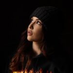 EnjoyPhoenix Instagram - L’enquête paranormale au Château de Veauce ( le château de la Dame Blanche ) est en ligne 👀 Je suis tellement fière de cette vidéo, elle fait 1h30, et on a vraiment eu des résultats auxquels on ne s’attendaient pas … 🥲 J’entends parler du fantôme de Lucie depuis petite, ça m’a beaucoup touchée de pouvoir aller dans cet endroit pour tenter de rentrer en contact avec elle, je vous laisserais regarder la vidéo pour savoir si nous avons réussi … 🤞🏻